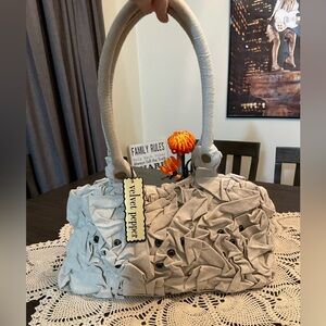 Velvet Pepper shoulder bag